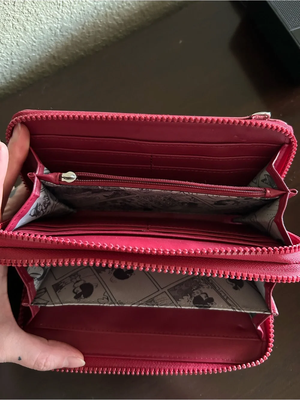 Mafalda Cloe MX Red Women's Zip Wallet with Playful Graphic
